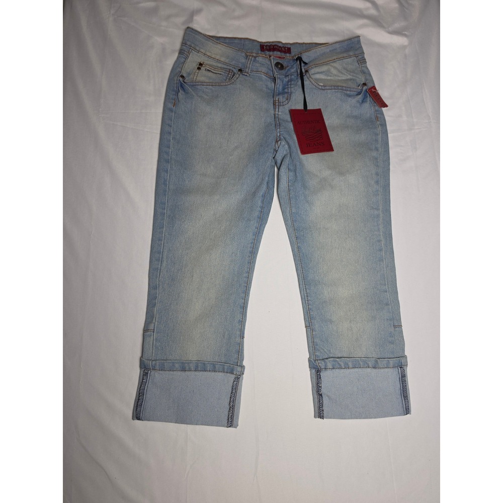 Red Rivet Vintage Light Wash Embroidered Capri Jeans RJ23B633V Womens Size 7